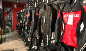 Large choix de cuir moto : pro shop Dainese Marseille