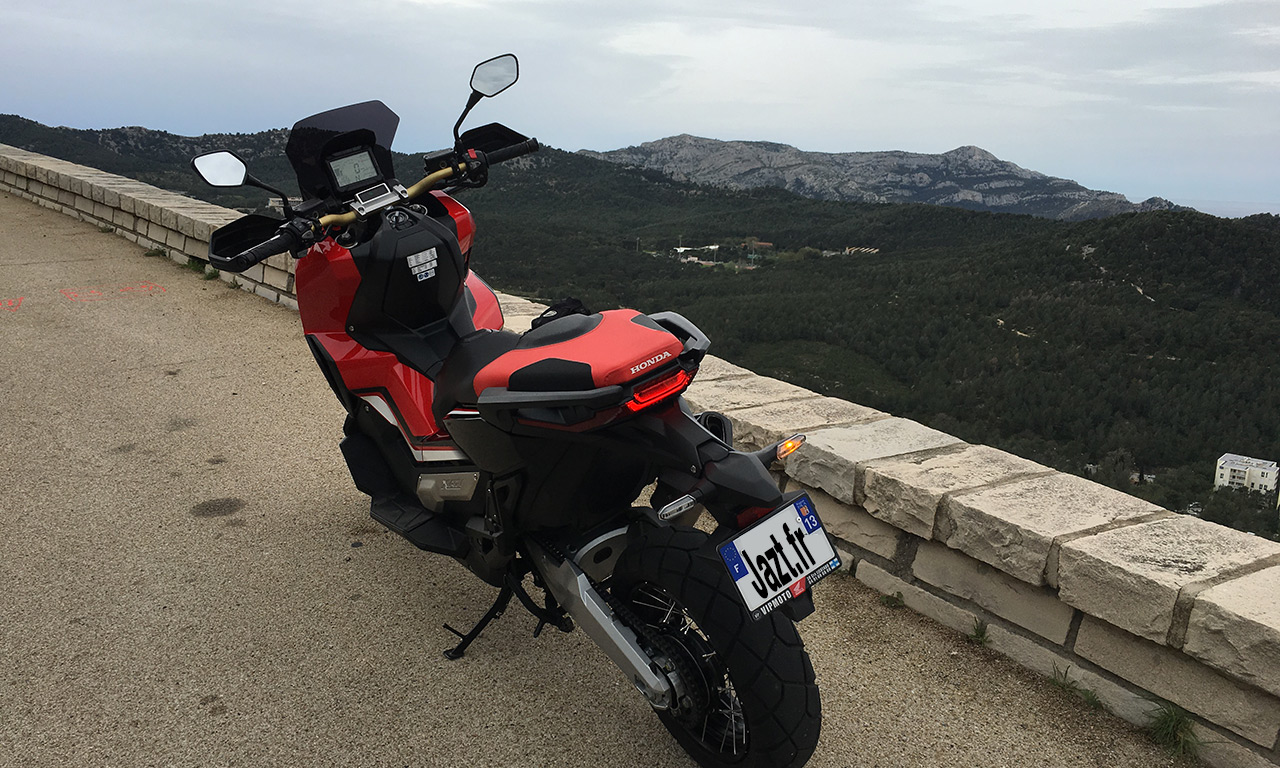 XADV 750 : idéal pour se balade en ville et en dehors de la ville