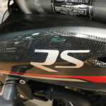 Nombreuses pièces carbone sur le Speed Triple RS