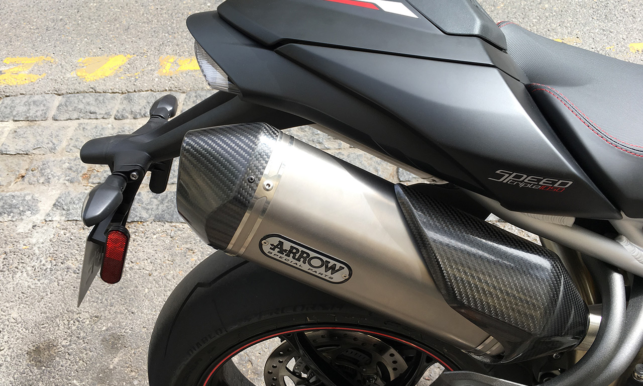 Echappement Arrow sur le Speed Triple