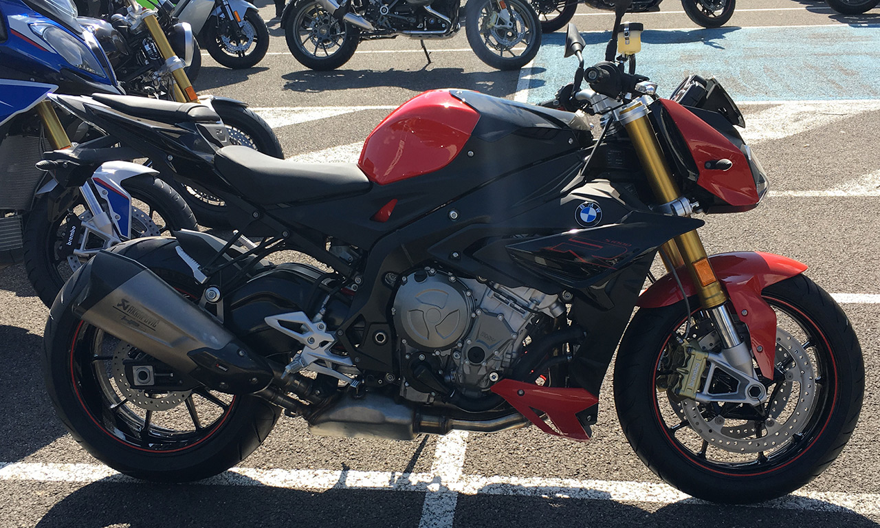 S1000R noire et rouge