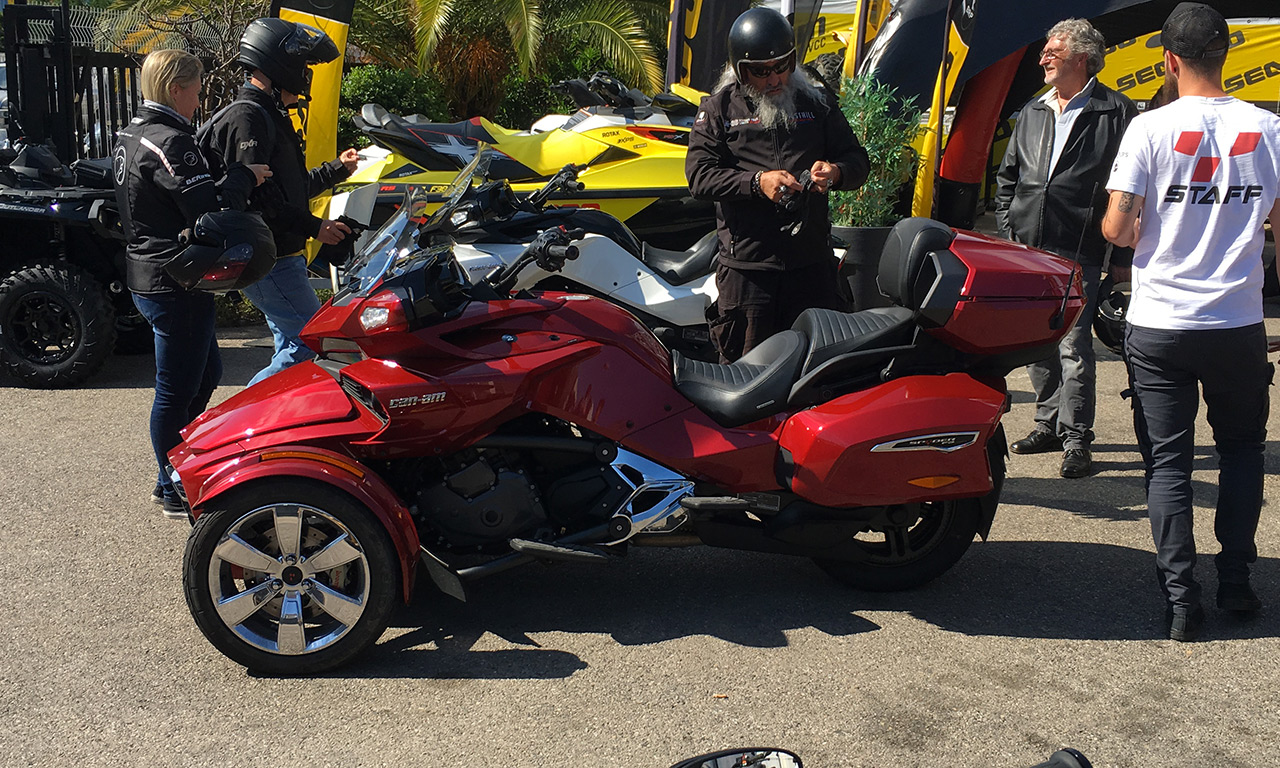 Essai du Spyder Can Am rouge 2018