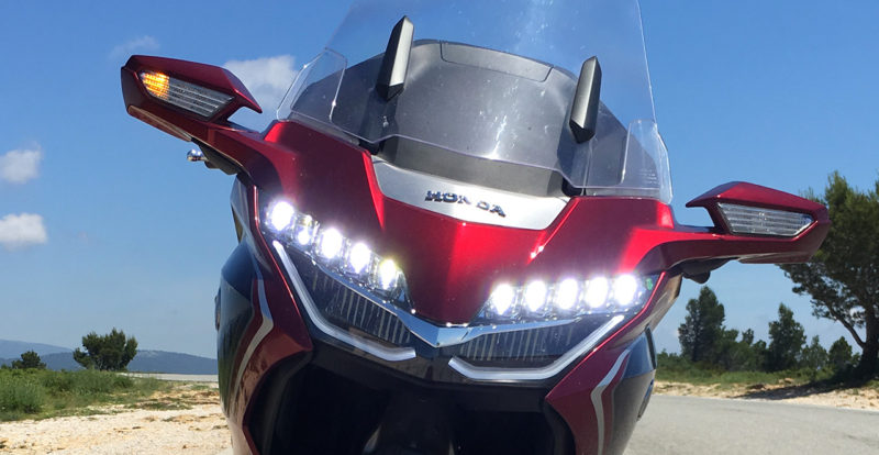 Optique avant du Goldwing 6 cylindres honda 2018