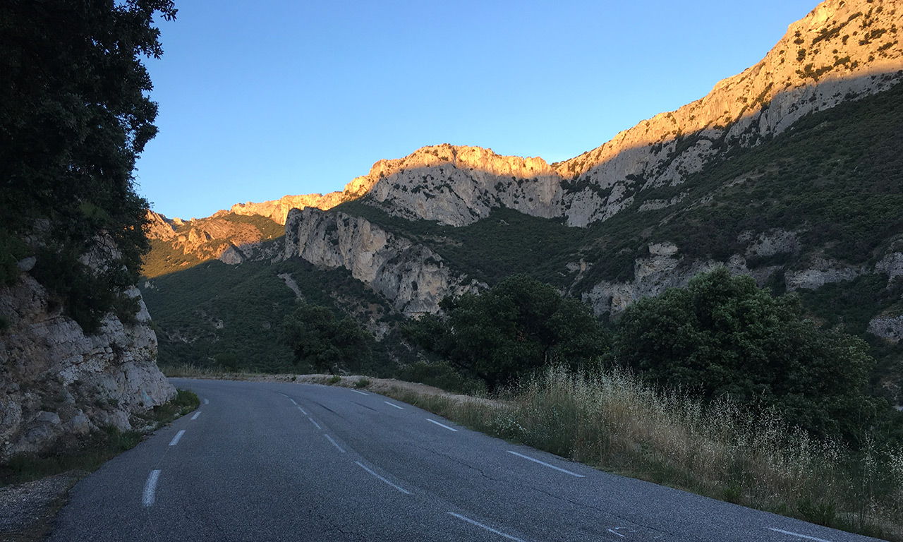 Géménos : sortie moto marseille