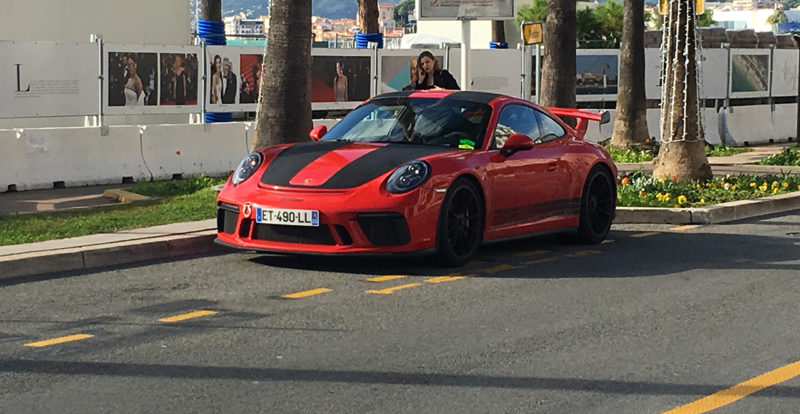 Voiture de luxe sur Cannes