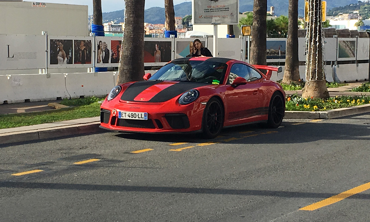 Voiture de luxe sur Cannes