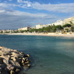 vue vers la Croisette de Cannes depuis le port