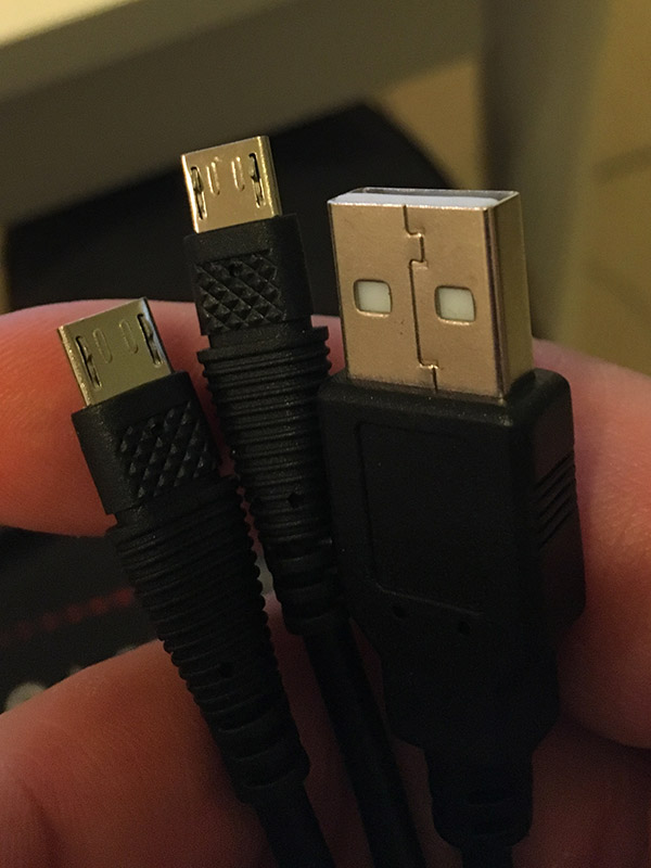 prise USB vers deux micro USB : astucieux !