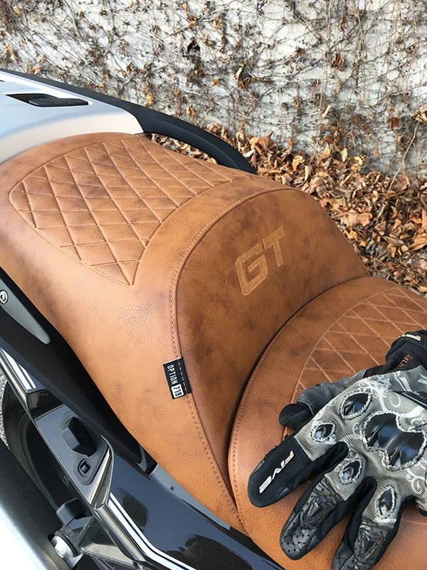 Selle unique sur la BMW K1600GT 719 : concession moto Cannes