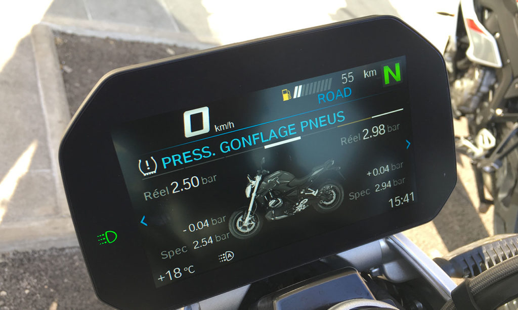 tableau de bord BMW R1250R : ultra complet et lisible