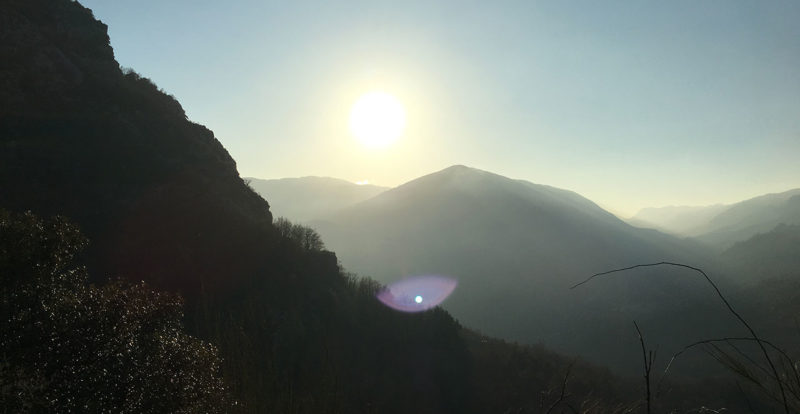 magnifique lumière au coeur des montagnes : région PACA