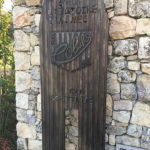 Stele Coluche OpiO près de Valbonne