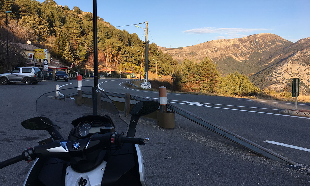 Balade en scooter dans les Alpes du sud au départ de Cannes