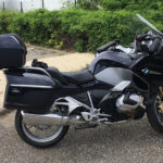 Moto R250RT BMW à Bollène, sur le parking de l'hôtel