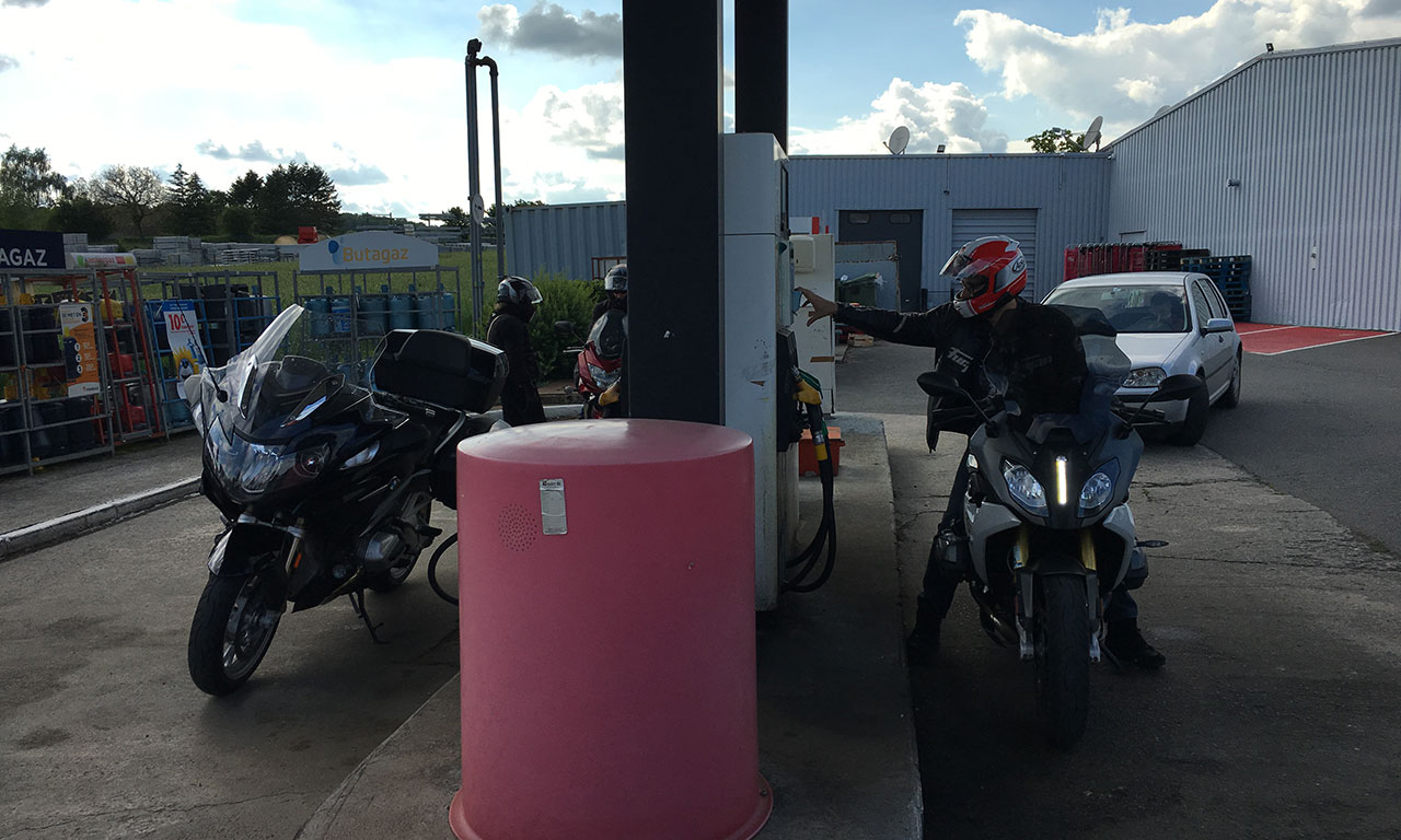 Plein d'essence des motos