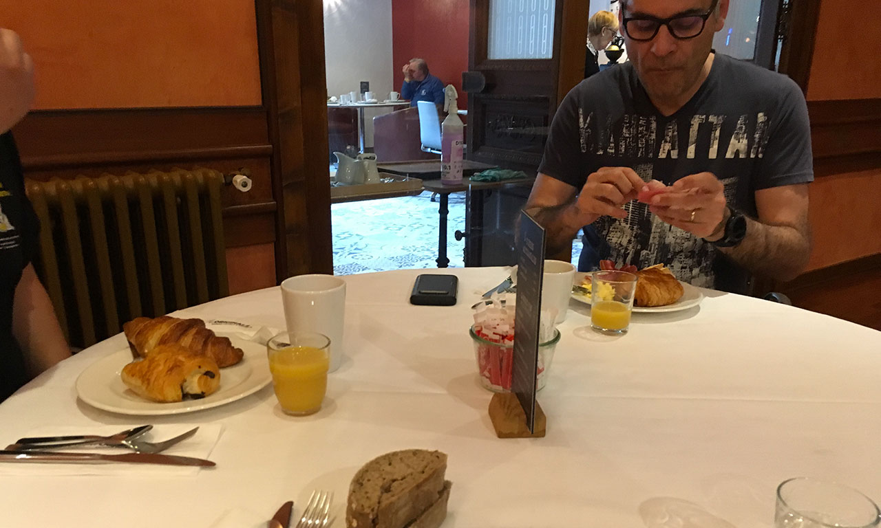 Petit déjeuner à l'hôtel Saint Pierre d'Aurillac