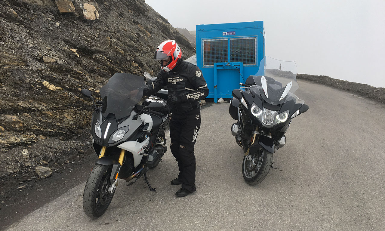 Balade moto avec les amis : moto bmw