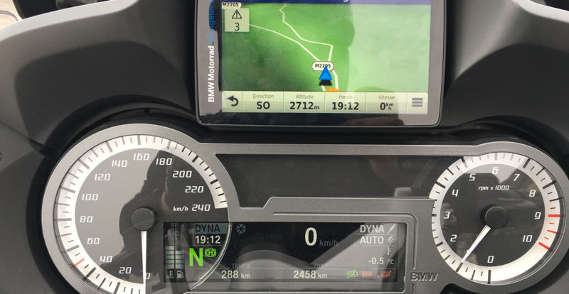 Roadbook moto : utiliser un GPS