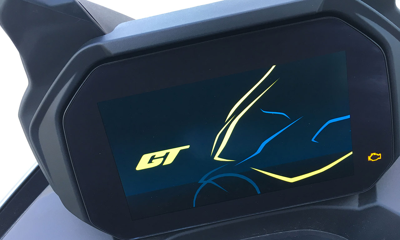 tableau de bord du scooter C400GT, LCD, présentation a l'initialisation
