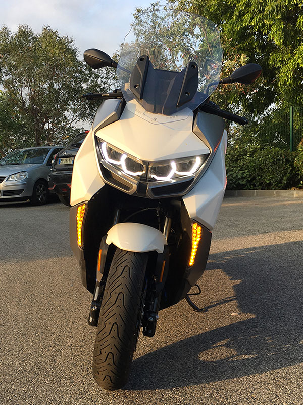 clignotant du C400GT BMW, scooter Allemand