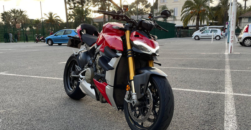 Ducati Streetfighter V4S rouge