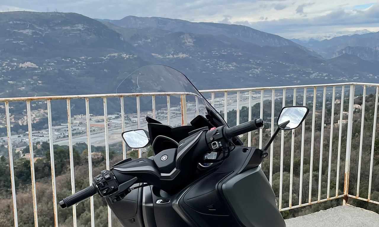 Support téléphone pour Tmax : ShapeHeart, le spécialiste du support de téléphone moto et scooter