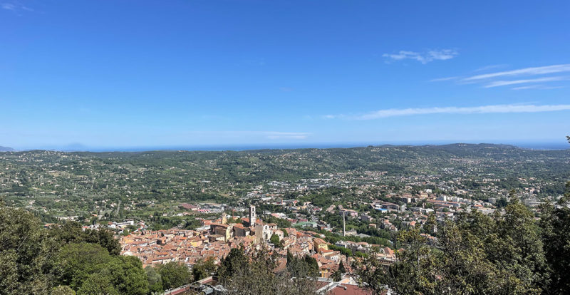 Vue vers la mer depuis les hauteurs de Grasse