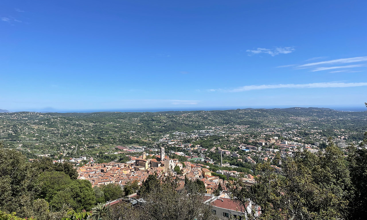 Vue vers la mer depuis les hauteurs de Grasse