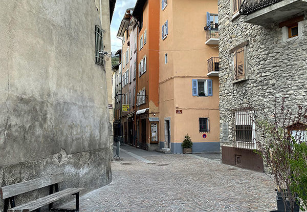 y'a pas foule dans le centre ville de Barcelonnette