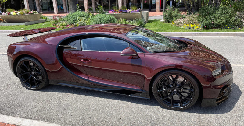 Bugatti Chiron Red Black Limited