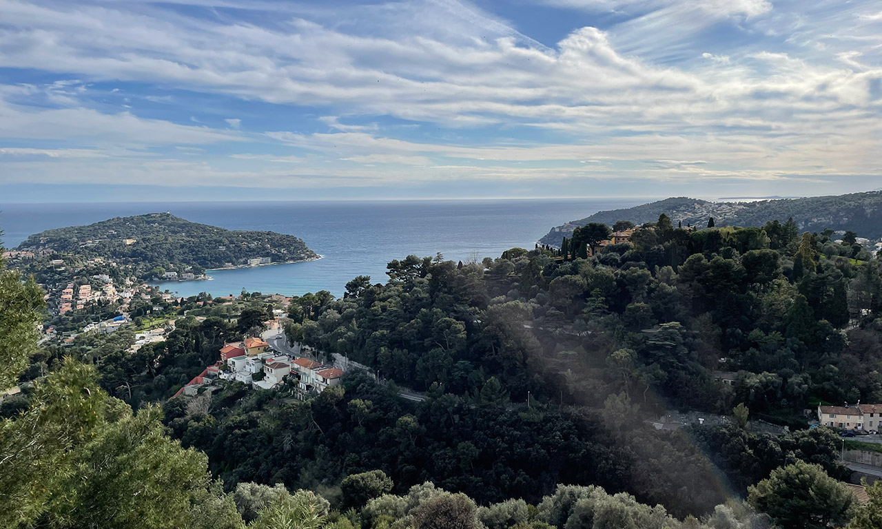 Vue depuis le moyenne corniche vers Nice, vue mer