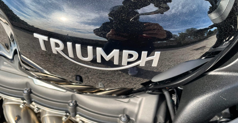 logo Triumph sur le Rocket 3R