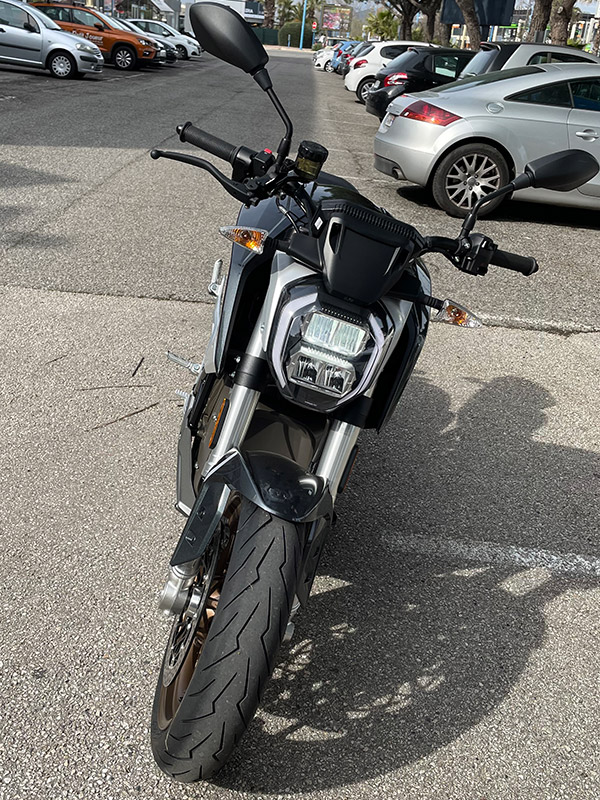 moto électrique ZERO SRF : vue de face