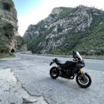 Villars-sur-Var à moto : attention, ça tourne !