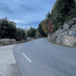 petite route sinueuse vers Grasse