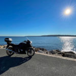 rouler à moto en bord de mer sur la Côte d'Azur