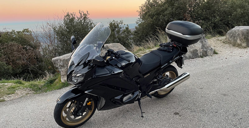 balade moto vers Gourdon depuis Grasse