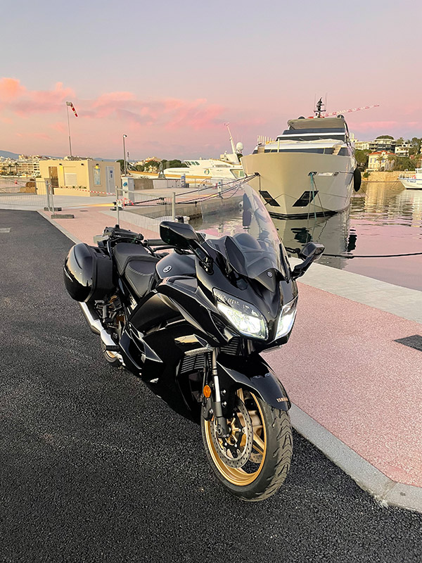 David Jazt roule en Yamaha FJR 1300 Ultimate Edition