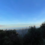 vue vers la mer depuis les montagnes de Gourdon