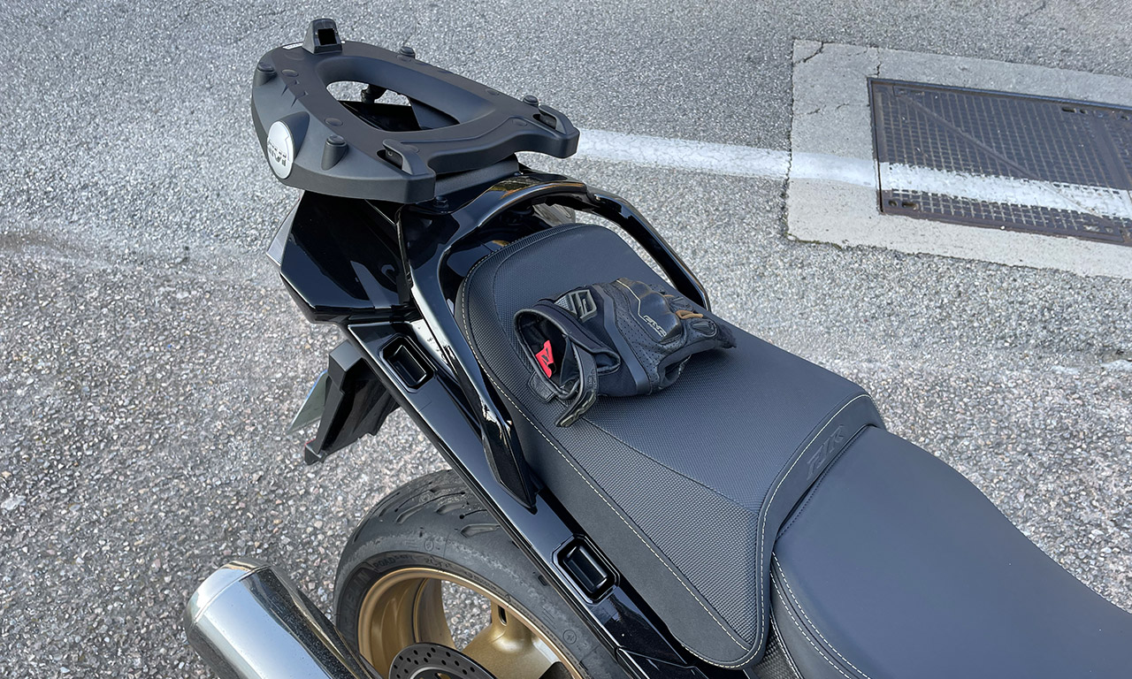 support top case Givi monokey sur le FJR 1300 AE Ultimate Edition