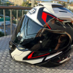 casque moto Neotec2 de chez Shoei avec visière fumée