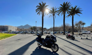 ile rousse, près de la petite plage de village, en centre ville