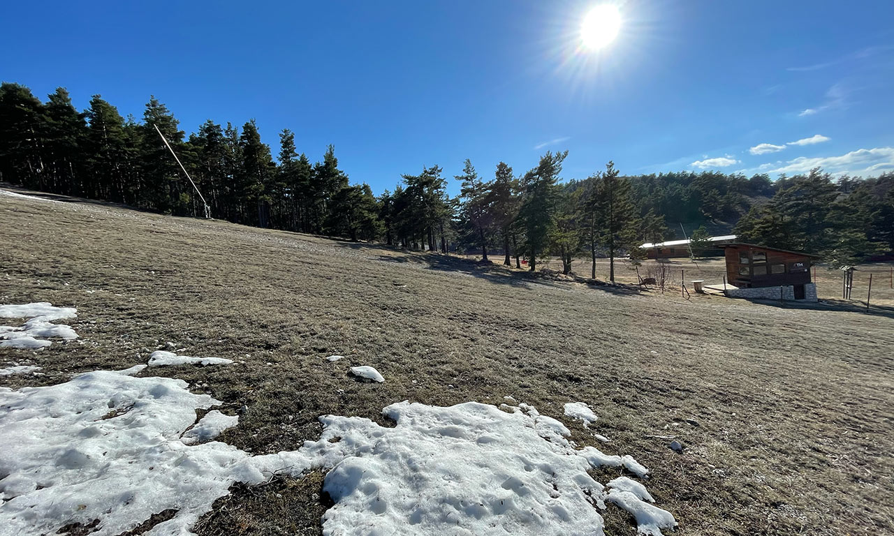 Neige à la station de ski de Gréolières