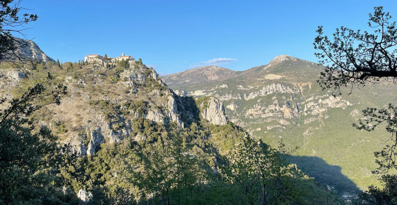 Gourdon Village, à moto