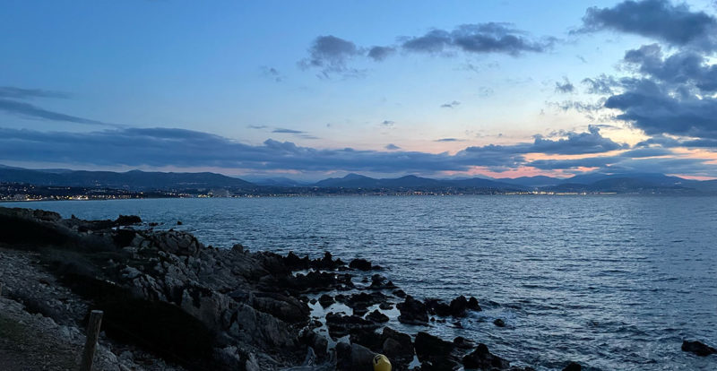 Cap d'Antibes, vue sur la baie de Nice