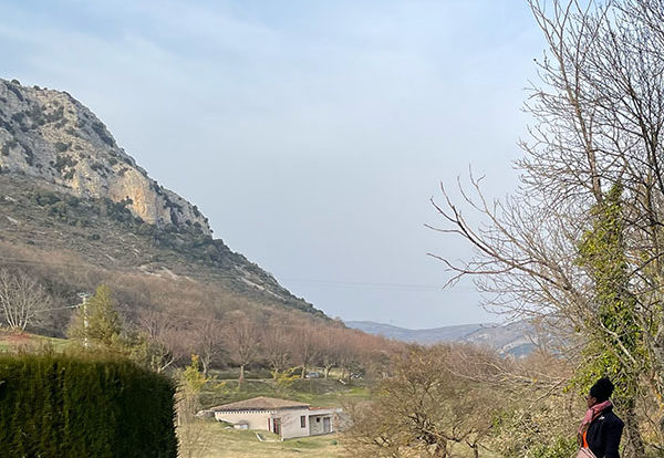 Christiane et Oscar à Gourdon Village, l'arrière pays de Cannes