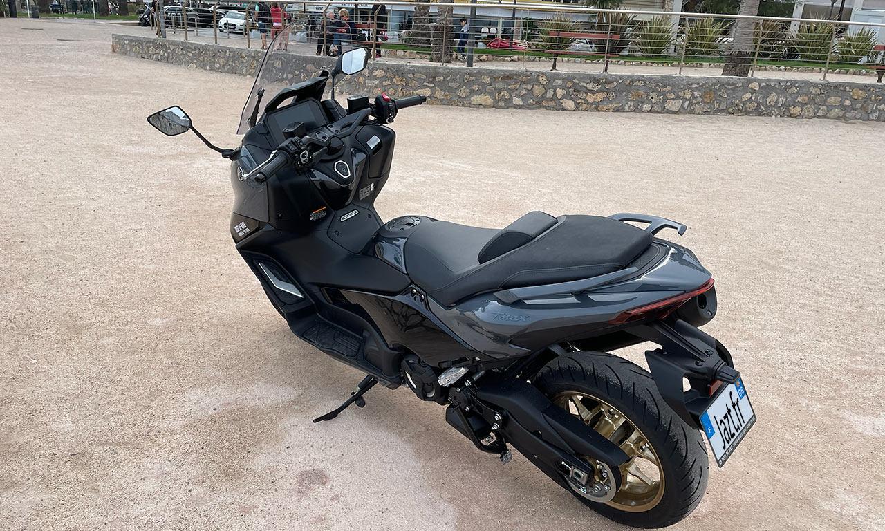 scooter tmax