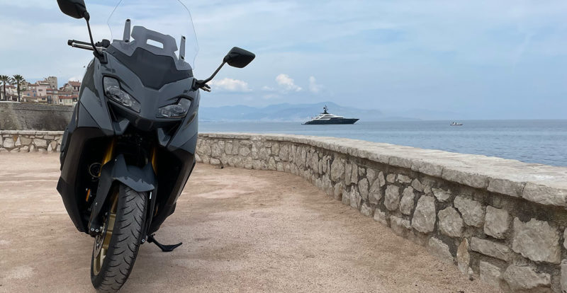 Tmax 560 Tech Max 2022 : nouvelle face avant