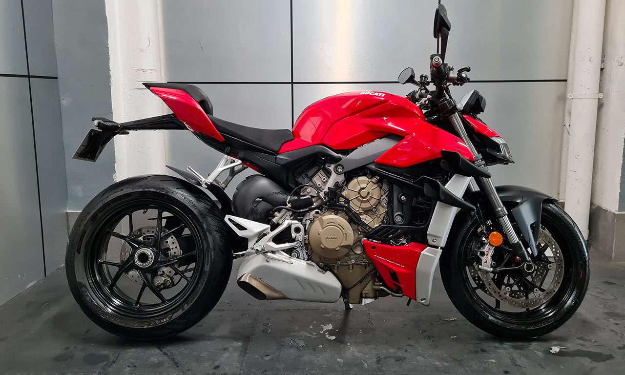 Ducati Streetfighter V4 rouge