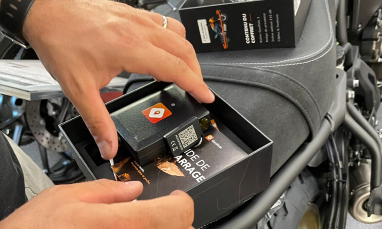 Boitier Georide, installation en 10minutes sur une moto